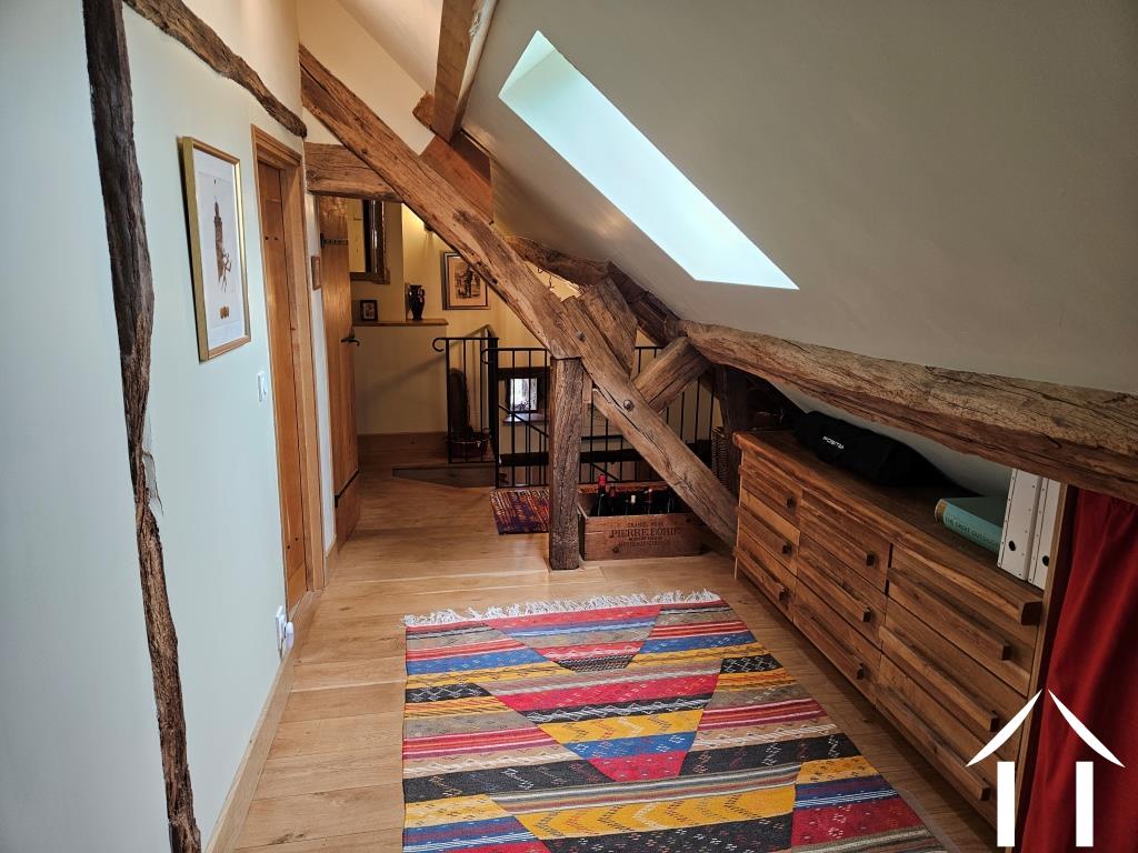 Bovenverdieping hal die de twee slaapkamers en badkamer verbindt