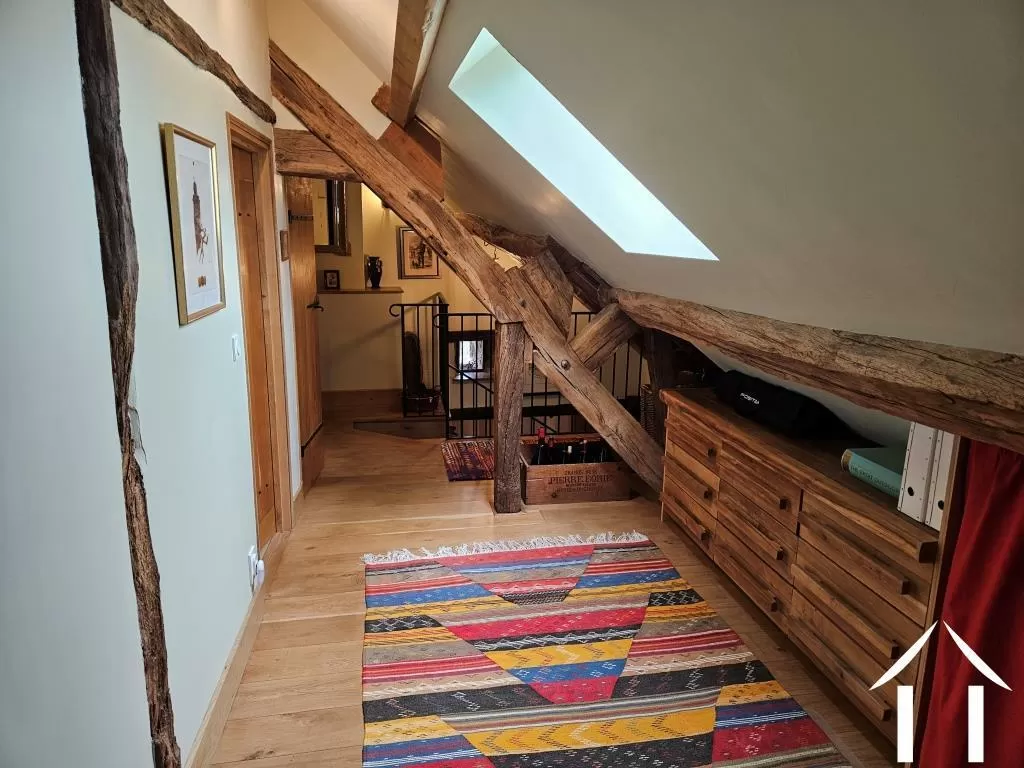 Bovenverdieping hal die de twee slaapkamers en badkamer verbindt