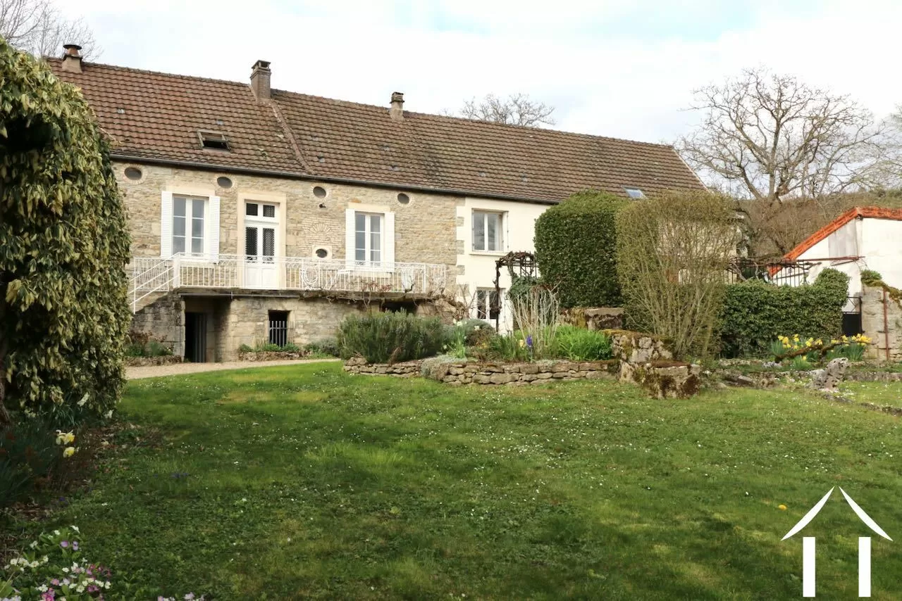 Voortuin met gezinswoning