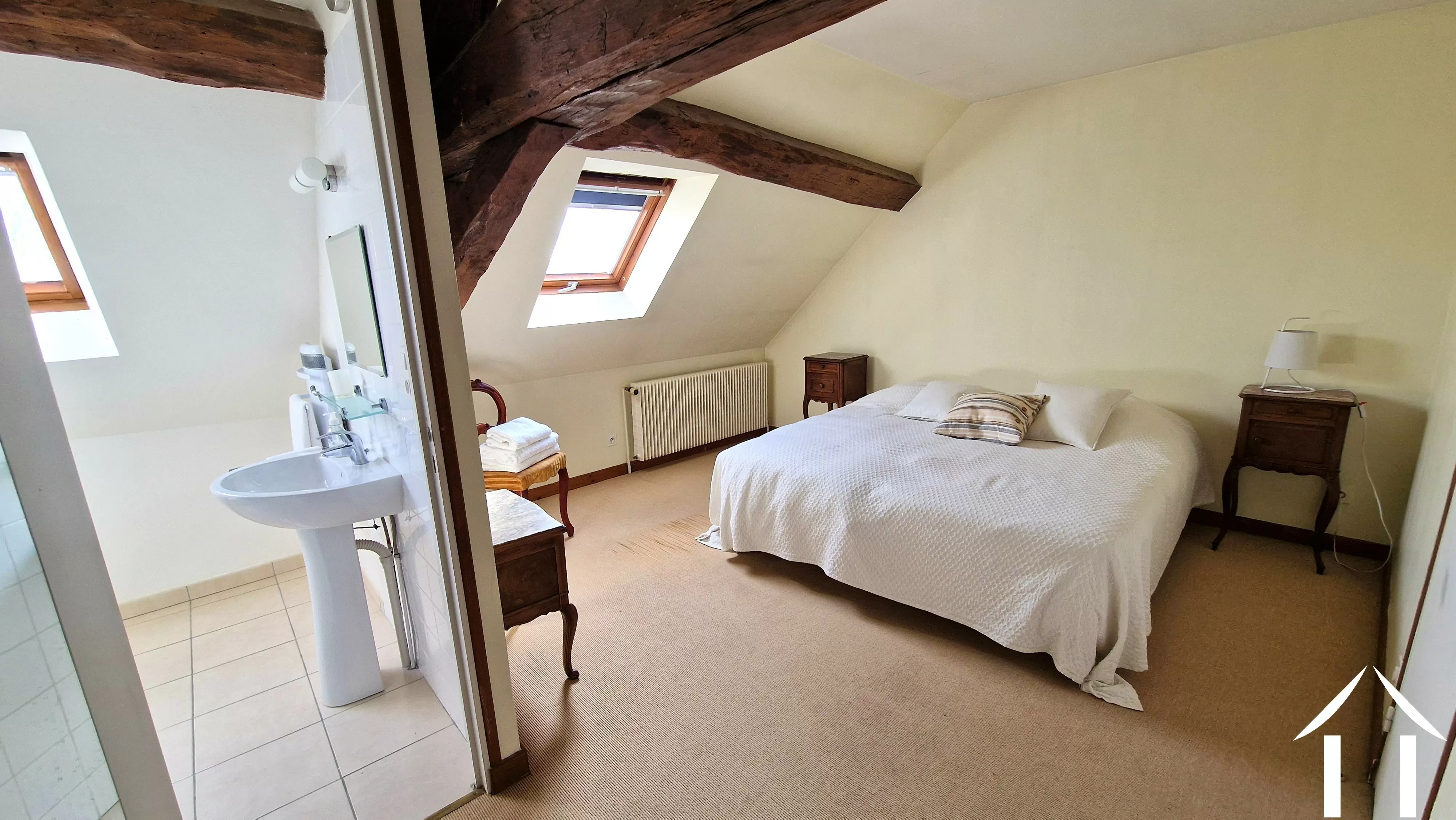 Slaapkamer met eigen badkamer