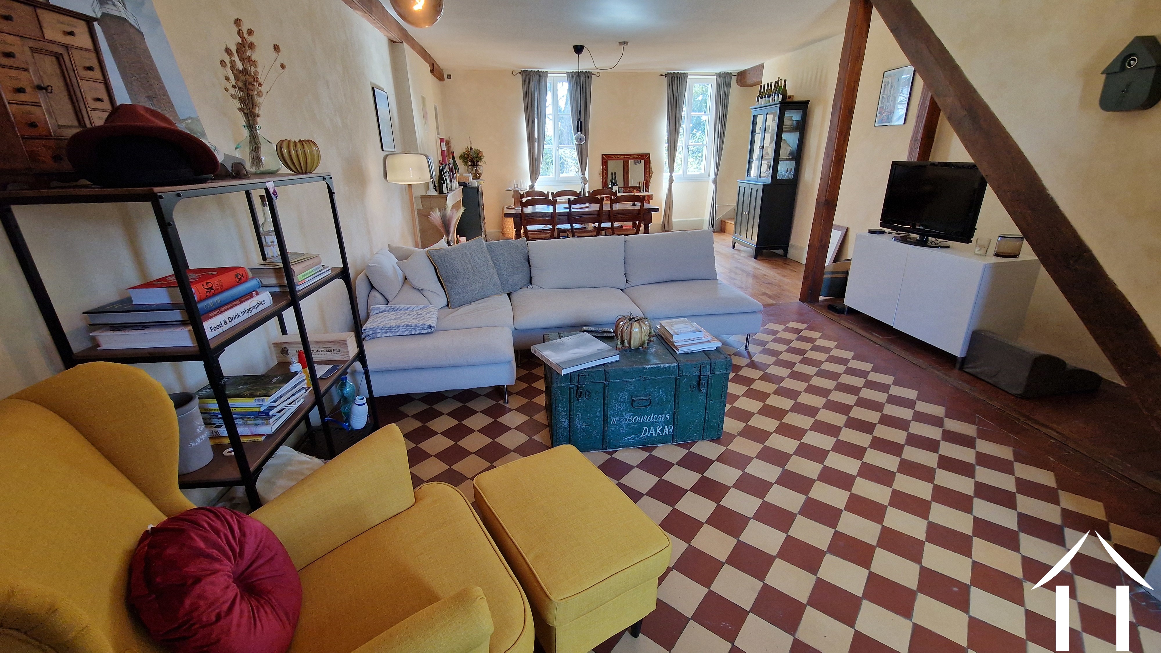 Bovenverdieping wonen en dineren