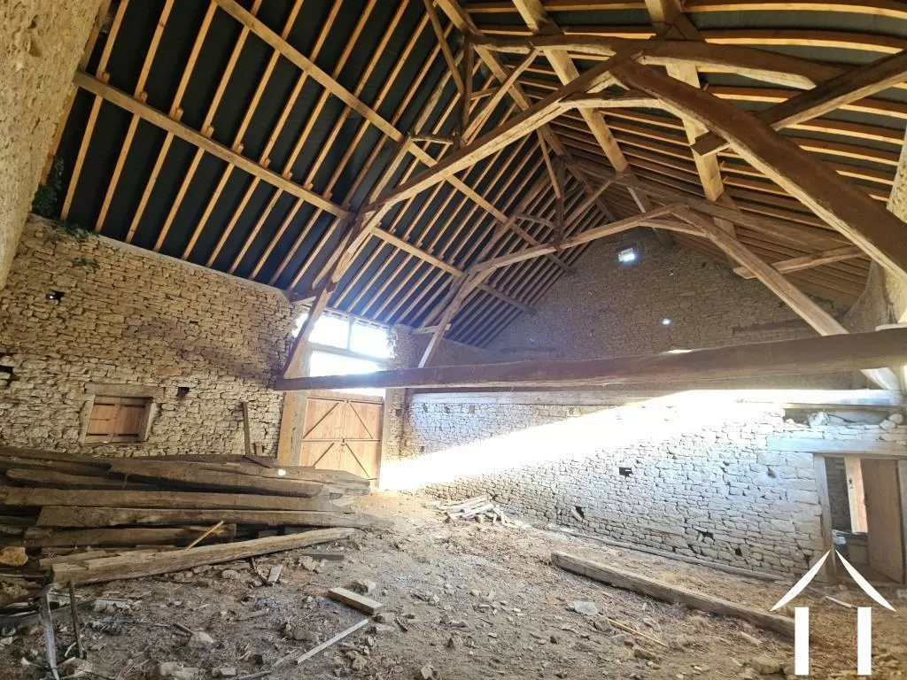 Schuurinterieur en balkstructuur