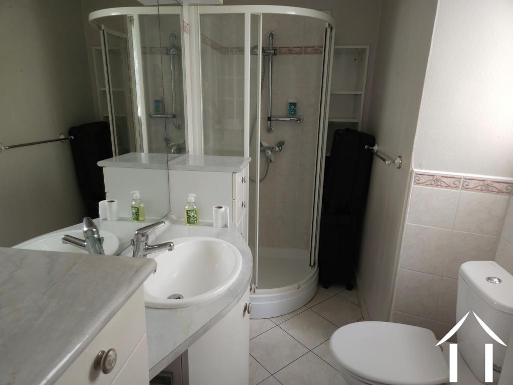 Badkamer en suite van de slaapkamer
