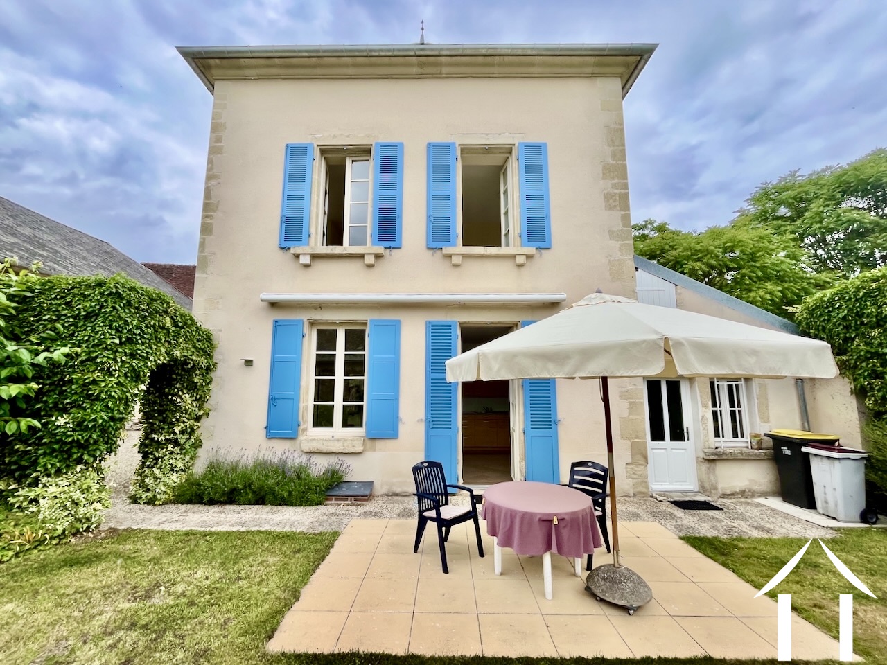 Woonhuis te koop ancy le franc, bourgogne, ben5648H Afbeelding - 1