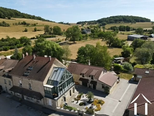 Charmante Karakteristieke Woning met Gastenhuizen en Meer