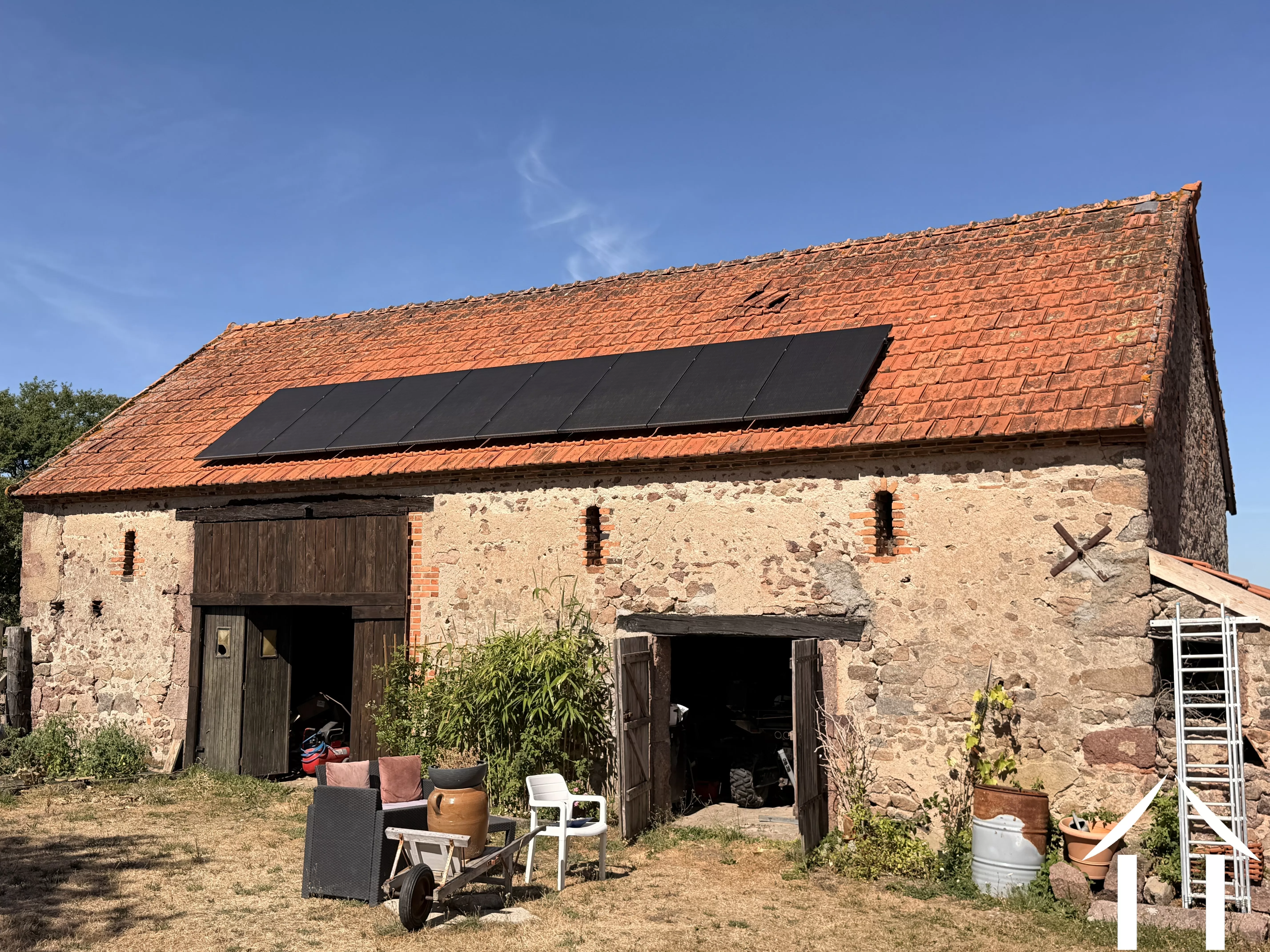 Barn with potential 84m2. Solar panel for supply electricity property