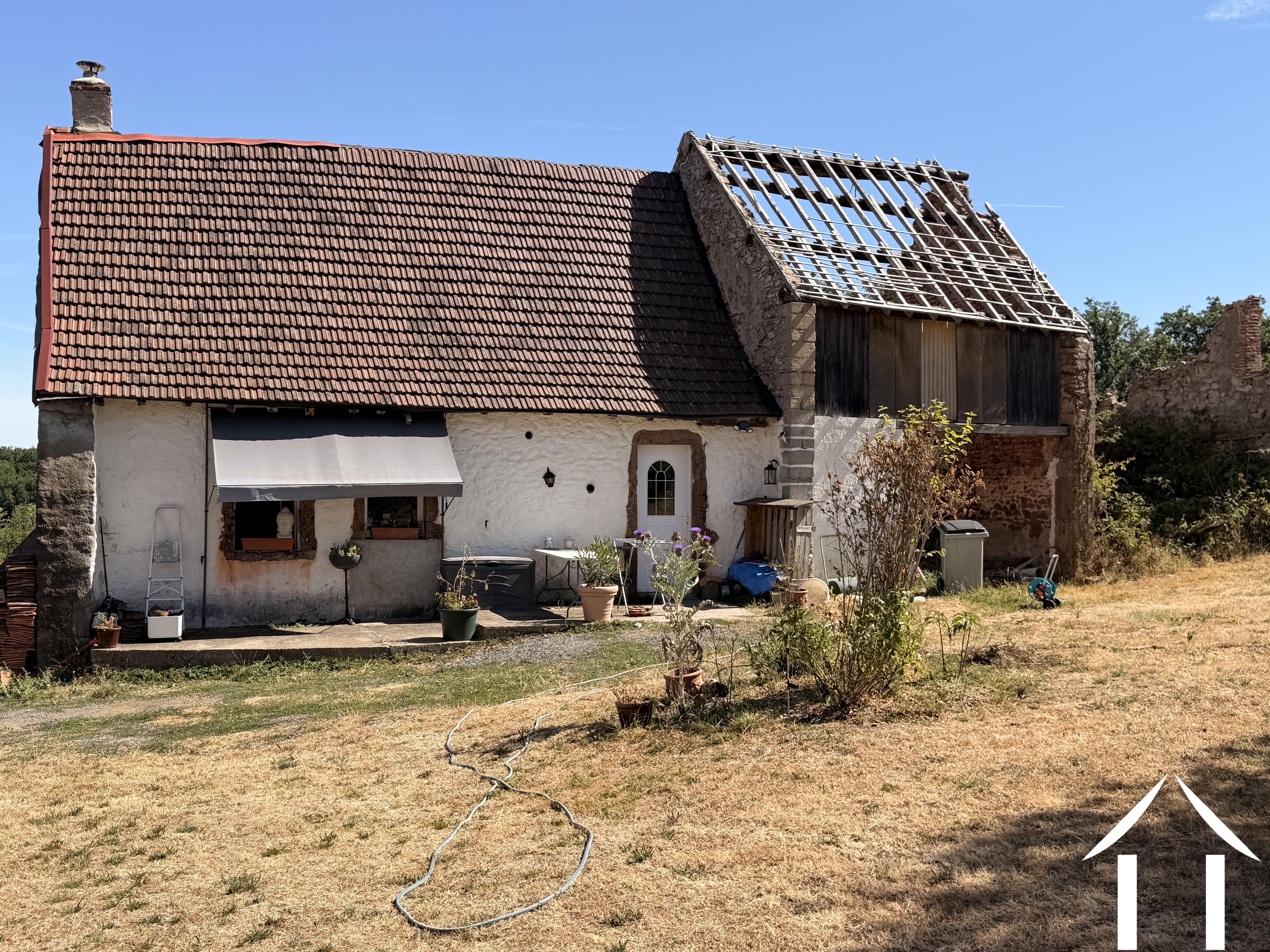 Farmhouse to be renovated. 