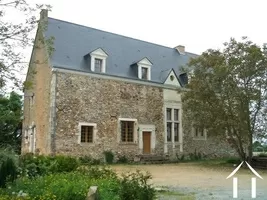 GERESTAUREERD 15DE EEUWS HERENHUIS MET 5 SLAAPKAMERS