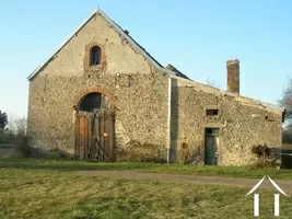 Grote schuur met land