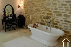 bath tub master suite