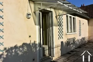 Facade de la maison avec terrasse