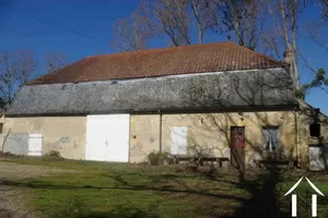 Outbuilding with breadoven