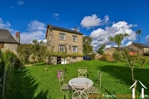 Dorpshuis te koop meilhards, limousin, Li942 Afbeelding - 1