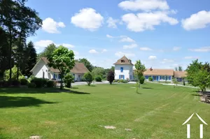 Châteaux, landhuizen te koop chatelperron, auvergne, AP03007821 Afbeelding - 1