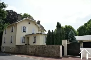 the house seen from the little road