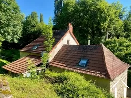 La maison vue depuis le parking