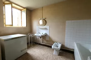 Badkamer met aparte wc