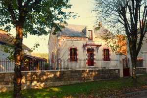 Instapklaar klassiek huis aan de rand van prachtig dorp in de Morvan