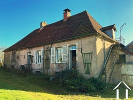 Landelijk eigendom aan de rand van het Planoise-bos, op 13 km van Autun, met 17 ha grond.