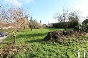 Tuin met uitzicht op de kapel