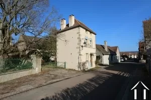 Klein huis op 3 verdiepingen