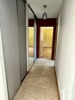 Gang met wardrobes
