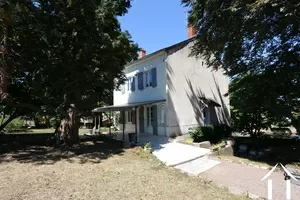 Huis met overdekt terras bereikbaar vanuit de keuken