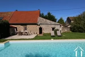 Huis met terras en zwembad