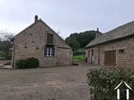 Zijaanzicht huis/toegang zolder