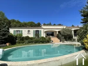 Villa met ruime tuin, uitzicht en verwarmd zwembad Ref # 2436 