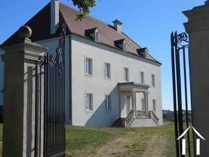 Statig landhuis uit 2006 prachtig gelegen op 1 hectare Ref # DF5387C 
