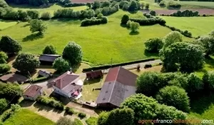Ensemble met 14,8 hectare Ref # Li1013 