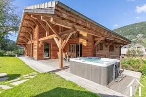 5 slaapkamer ensuite chalet - ski-in Ref # C5738 