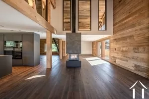 Prachtig volledig gerenoveerd chalet met binnenzwembad Ref # C5876 