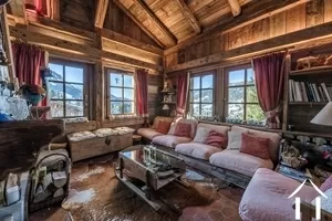 Chalet en aangrenzend land - dichtbij dorpscentrum Ref # C6068 