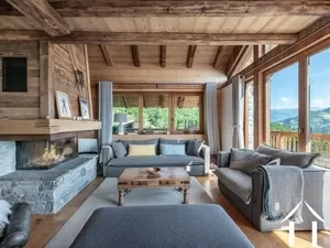 Dorpshuis met prachtig uitzicht op de omliggende bergtoppen Ref # C6523 