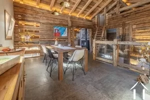 Chalet op de piste - zeldzaam te koop Ref # C6526 