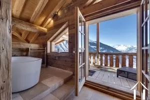 Exceptional chalet - ski-in access  Ref # CSKI240108 