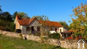 Authentiek stenen cottage in oostflank van de Morvan Ref # CH5463L 