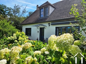 Charmant huis met grote tuin en uitzicht Ref # RT5541P 