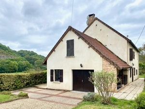 Karakteristiek huis met 3 slaapkamers, 15 km van Autun Ref # PM5544D 