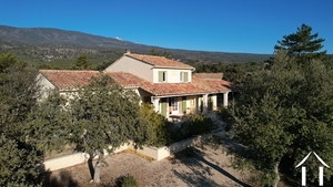 Landhuis voor liefhebbers van de natuur en de Ventoux ! Ref # 11-2489n 