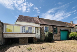 Twee-slaapkamer huis met grote schuur en kelder Ref # BH5603M 