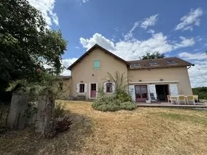 Prachtig gerenoveerd comfortabel plattelands huis met adembenemend uitzicht Ref # 5613 