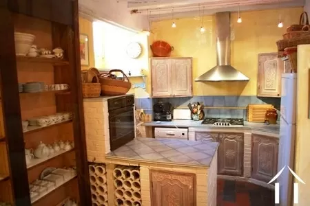 De keuken - om maaltijden te maken voor de gasten in de 4 slaapkamers van het bezit.