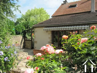 Dorpshuis te koop tonnerre, bourgogne, PW3186B Afbeelding - 1