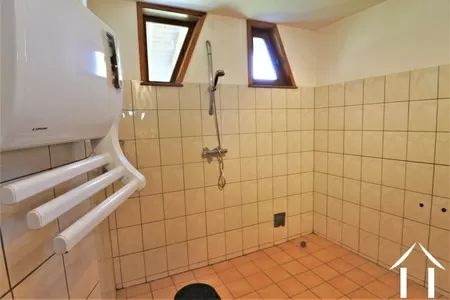 Walk in shower on ground floor