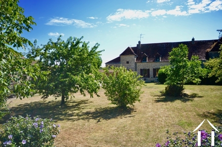 Authentiek stenen huis  te koop st sernin du plain, bourgogne, BH5203D Afbeelding - 2