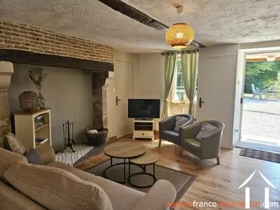 Woonhuis te koop chalus, auvergne, Li1010 Afbeelding - 2