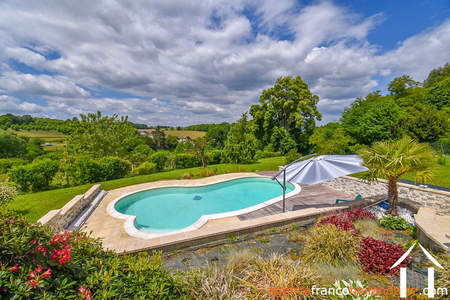 Woonhuis te koop chateauneuf la foret, limousin, Li990 Afbeelding - 2